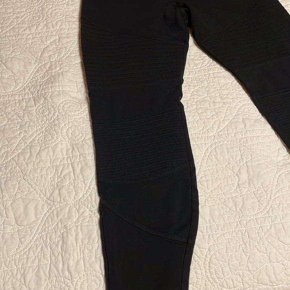 FREE PEOPLE intimates size large
Black moto leggings - Picture 5 of 10